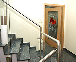 ALTEC Logo als Fusingglas in Innentür