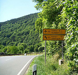 Hockerroda - Anfahrt aus Leutenberg B90